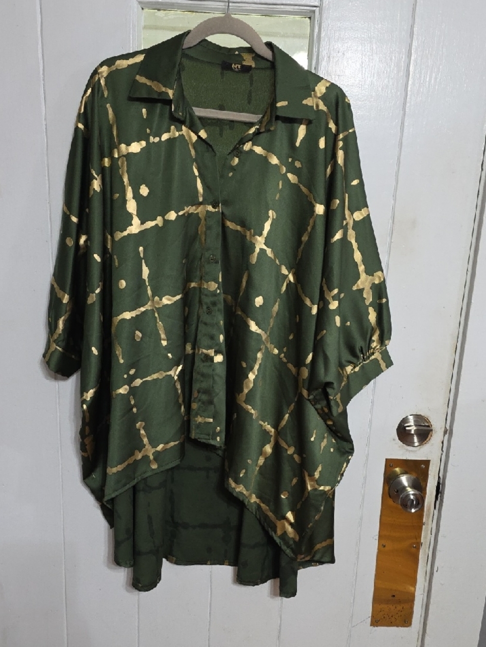 NT by Ammiti Womens Blouse Dark Olive W/Gold Abstract Design High/Low Hem 4X??